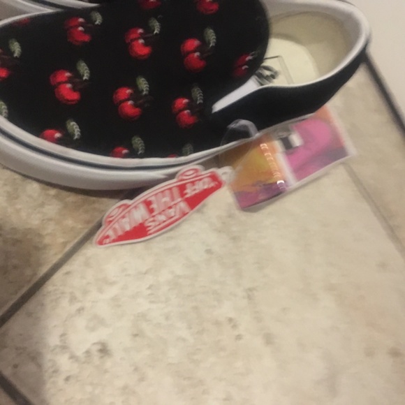 Cherry Popper 🍒 Vans - Picture 2 of 3